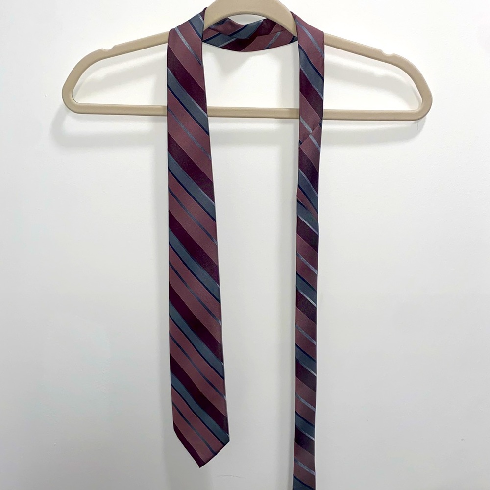 Pink/Mauve/Silver Capuccino Tie with Golden Clasp